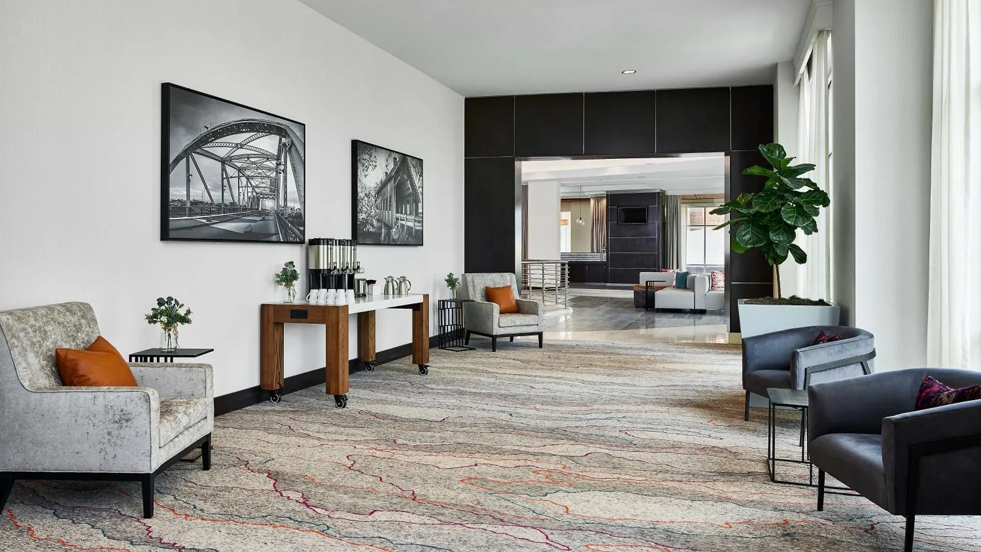 Hilton Garden Inn Nashville Downtown Convention Center