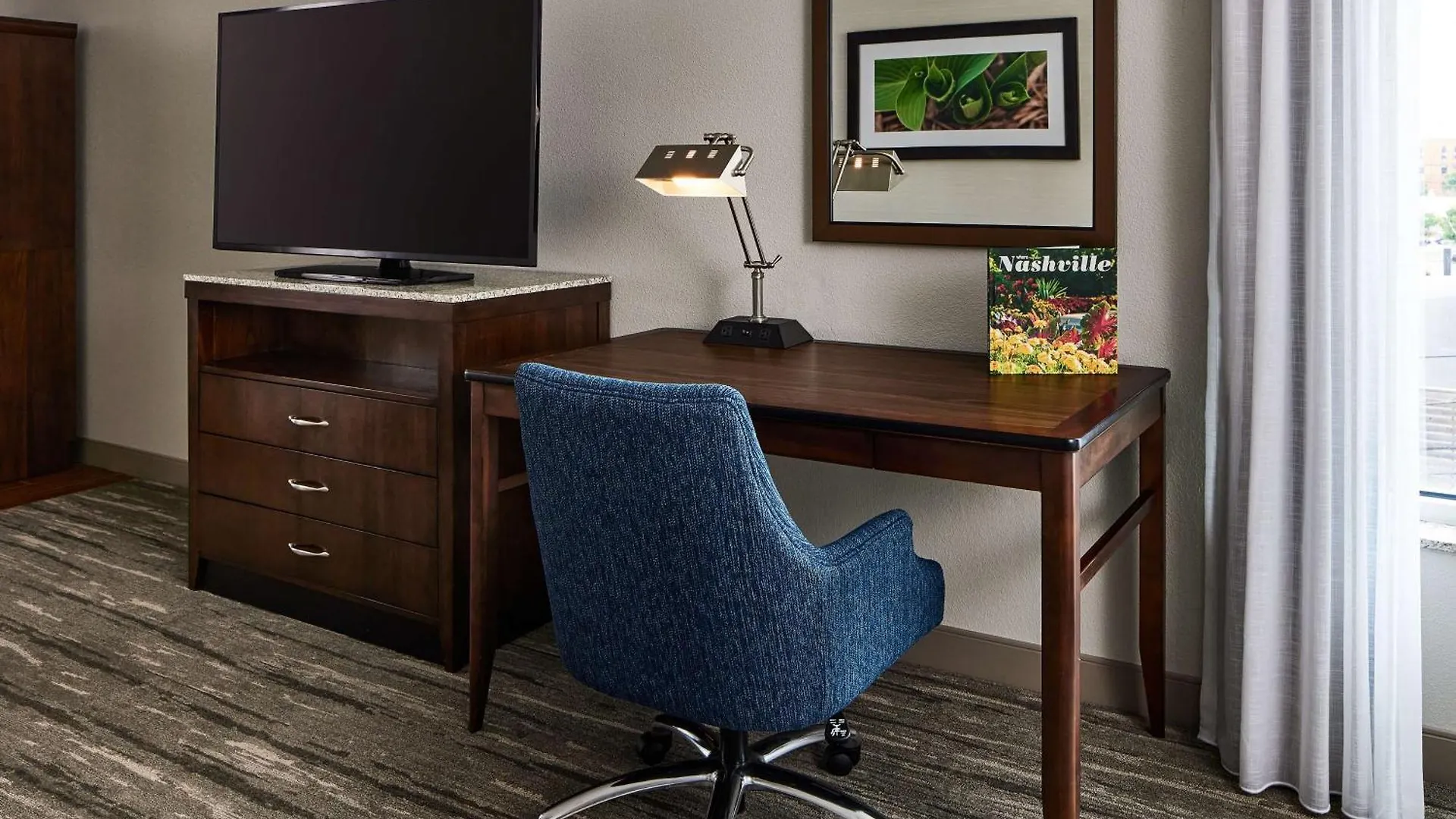 Hilton Garden Inn Nashville Downtown Convention Center