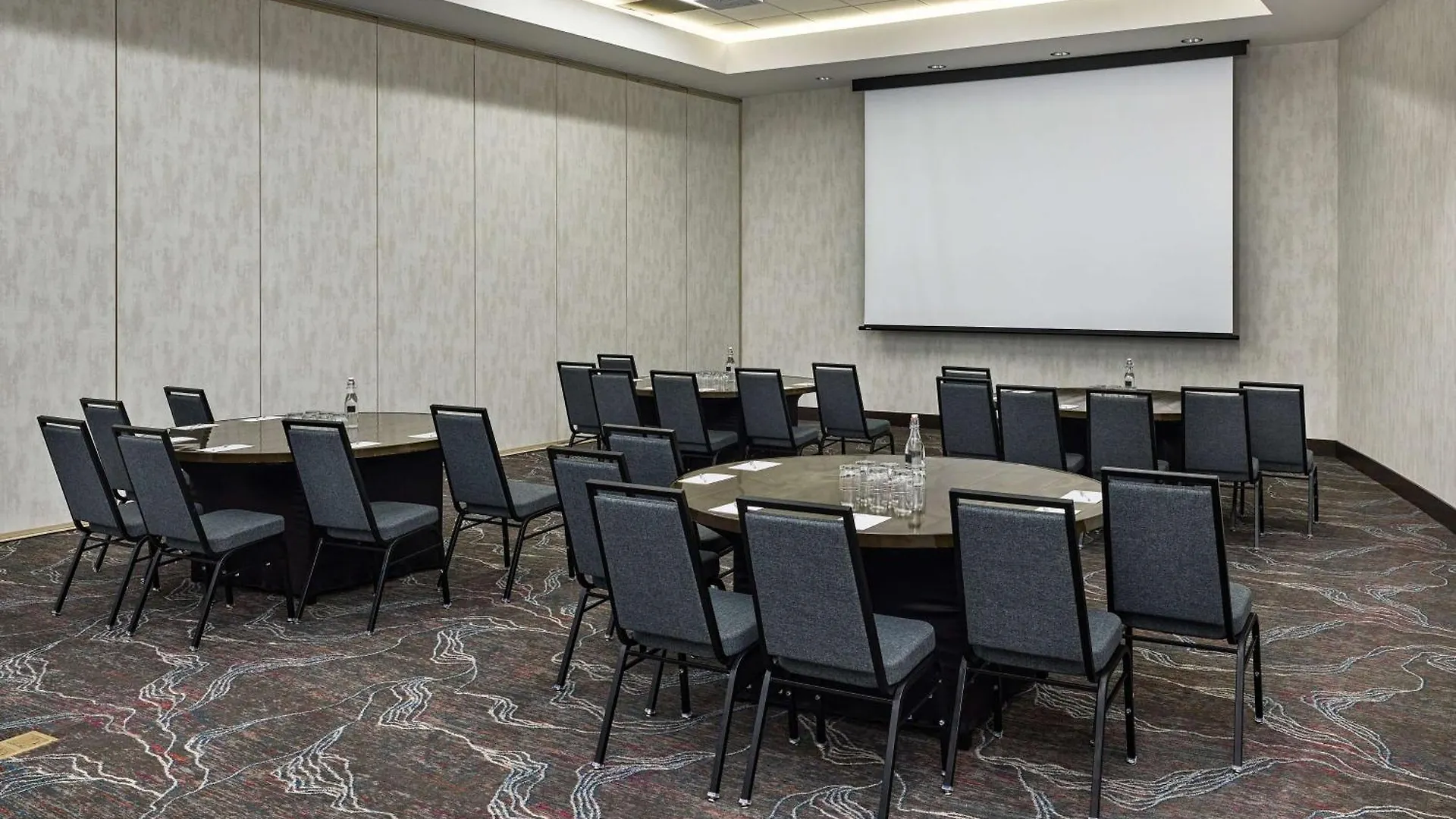 Hilton Garden Inn Nashville Downtown Convention Center Hotel